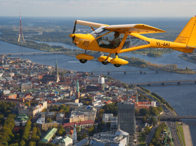 Lidojums ar lidmašīnu A-22 virs Rīgas (1 pers., 20 min)
