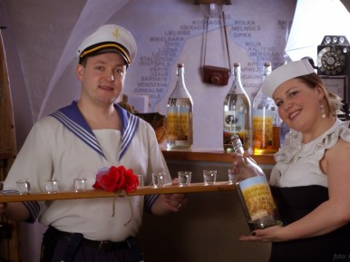 Latviešu alus, uzkodu un šmakauciņas prove ar pastāstu "Tavernā" (2 pers., Rīga)