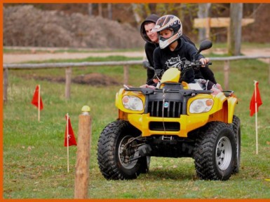 brauciens ar kvadraciklu (2 pers./30 min.) 