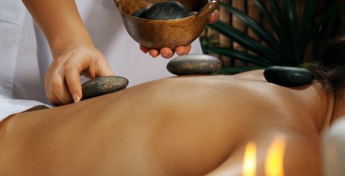 Экзотический массаж горячими камнями