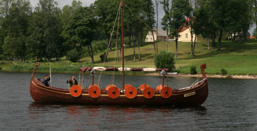 Brauciens pa Daugavu vikingu laivā (6 personām) Pļaviņu novads #1