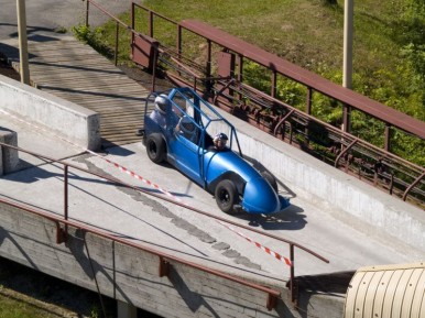 Brauciens ar bobsleju Siguldas kamaniņu trasē vasarā (3 pers.)