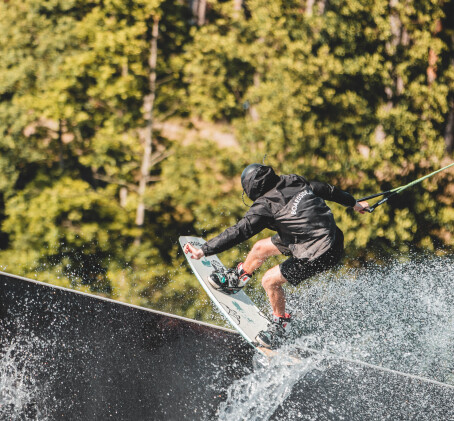 Вейкборд в парке вейкборда «BB wakepark»