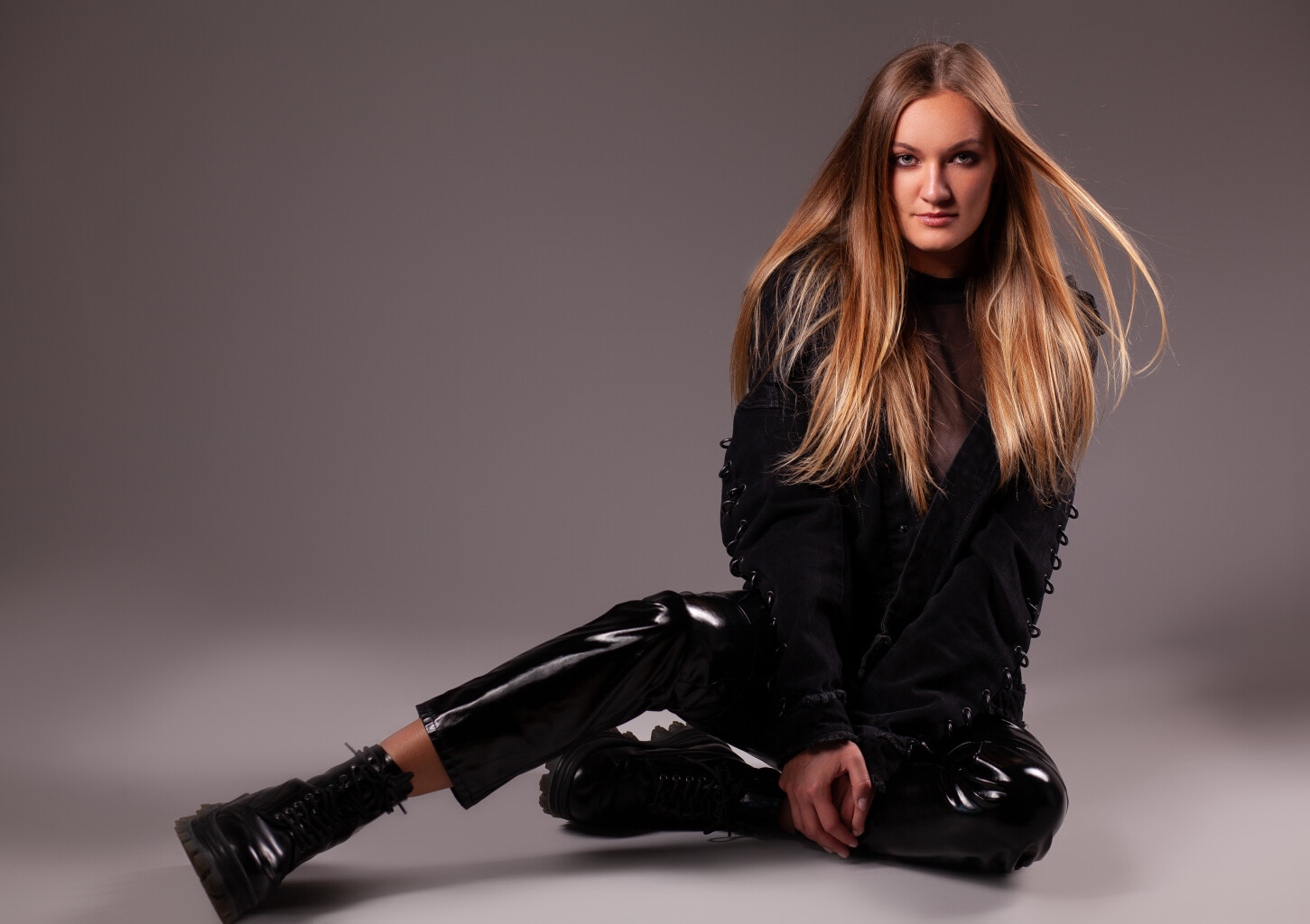 Индивидуальная фотосессия в студии со стилистом