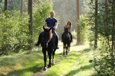 Романтическая прогулка на лошадях для двоих + фотосессия Кекавский край #1