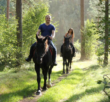 Романтическая прогулка на лошадях для двоих + фотосессия