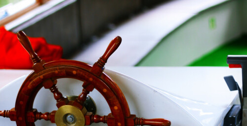 „Vecpilsētas panorāmas reiss” brauciens pa Rīgas kanālu un Daugavu ar kanāla kuģīšiem 11.Novembra krastmala, starp Akmens un Vanšu tiltiem (Pie Akmens tilta, pretī RTU un Rātslaukumam).  #3