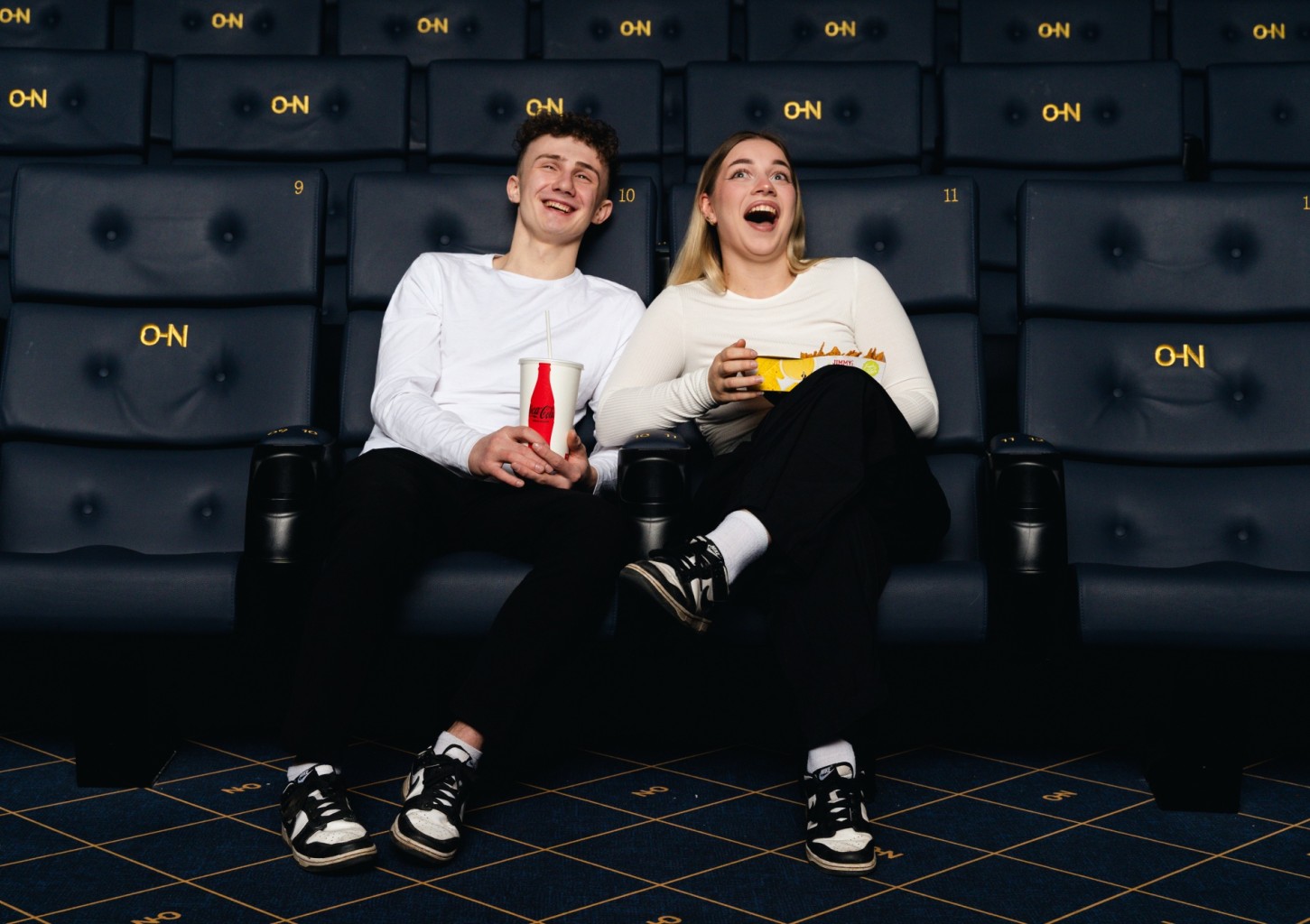 Посещение кинотеатра CINAMON в Риге – магия кино для двоих