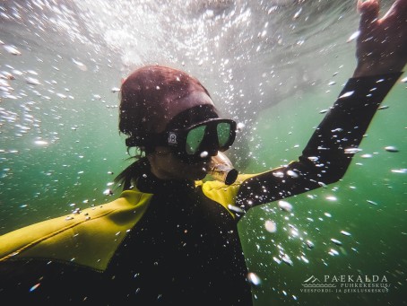 Snorkelēšana zemūdens cietuma drupās