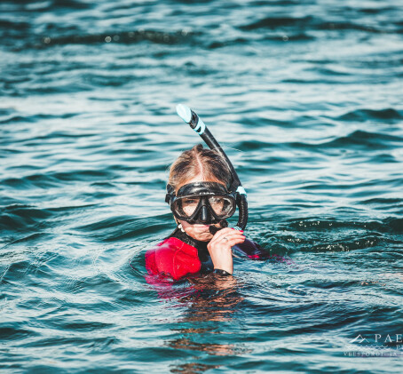 Snorkelēšana zemūdens cietuma drupās diviem