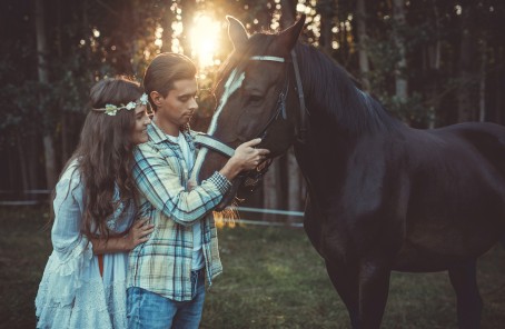 Романтическая прогулка на лошадях для двоих – Юмправмуйжа