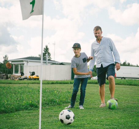 Futbolgolfa spēle Siguldas futbolgolfa parkā (2 pieaugušie + 1 bērns)