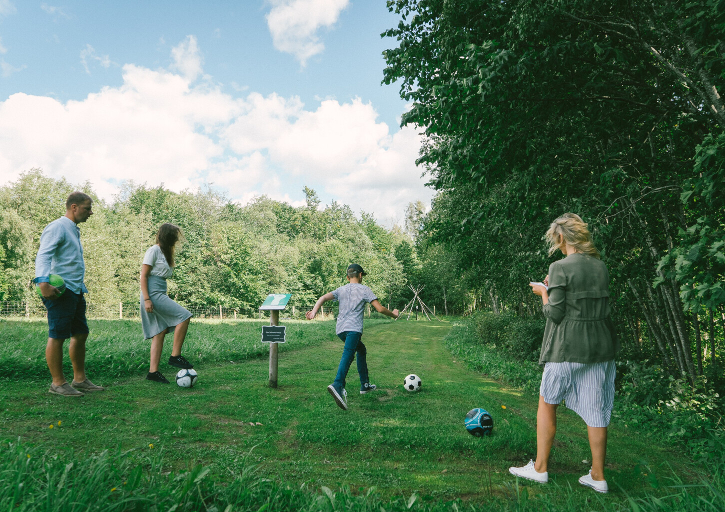Игра в футбогольф в Сигулдском футбогольфном парке (2 взрослых + 2 детей)