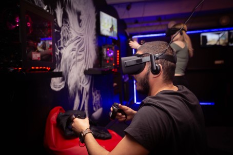 Virtuālās realitātes telpa “VR gaming” (1-5 pers.)