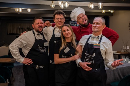 Shitty Dinner: шоу-импровизация с ужином для одного