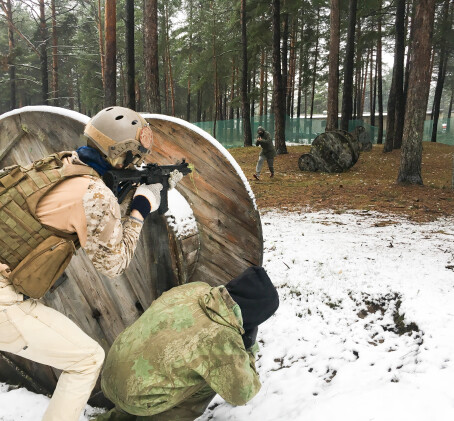 Airsofts iekštelpās vai āra trasēs no GUNSnLASERS (1 pers., 3h, Rīga)