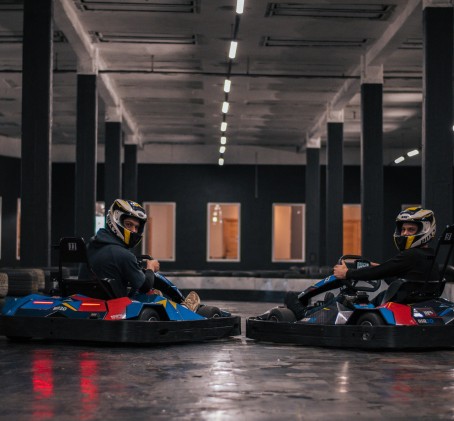 Elektrokartingu brauciens diviem Rīgā – 10 min. adrenalīna