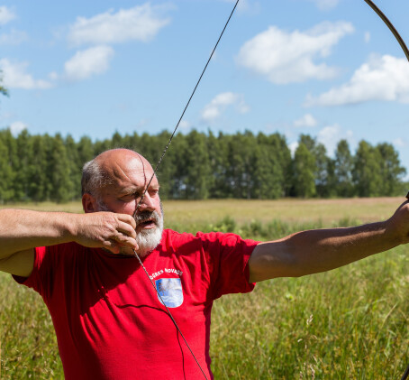 Šaušanas apmācība ar loku, arbaletu vai citiem ieročiem