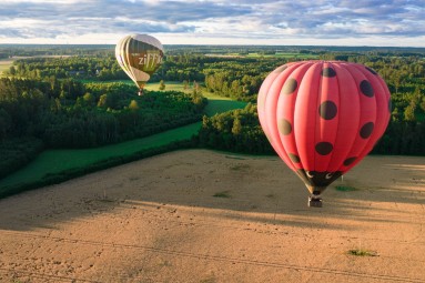  Lidojums ar gaisa balonu diviem