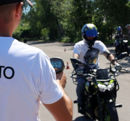 Motobraukšanas izmēģinājuma nodarbība no ’’GOMOTO.lv’’