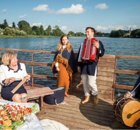 Atpūtas brauciens ar plostu no ’’Atpūta Ludzā’’ (1-10 pers., 6 h)