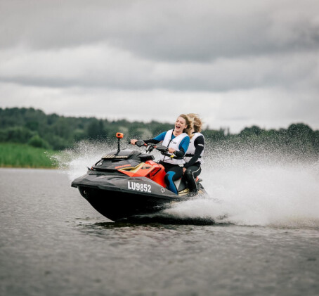 Поездка на водном мотоцикле от «Atpūta Ludzā» (10 мин.)