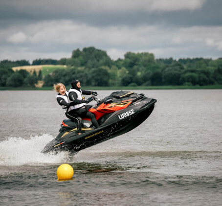 Brauciens ar ūdens motociklu no ’’Atpūta Ludzā’’ (30 min.)
