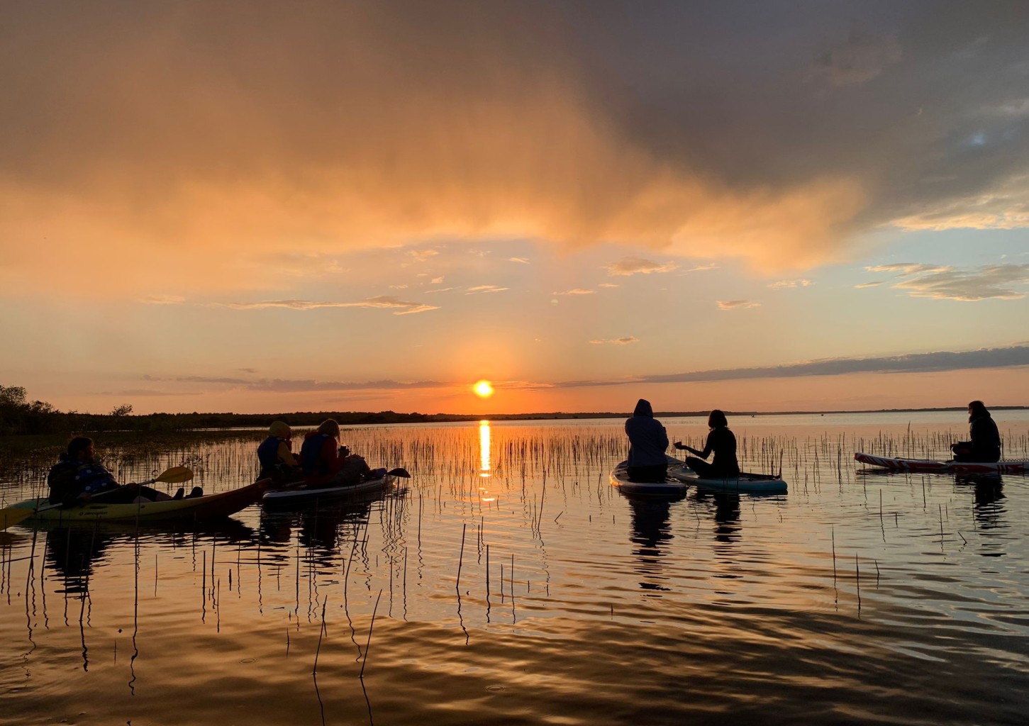 Saulrieta brauciens ar SUP dēli Burtnieku ezerā diviem (2 st.)