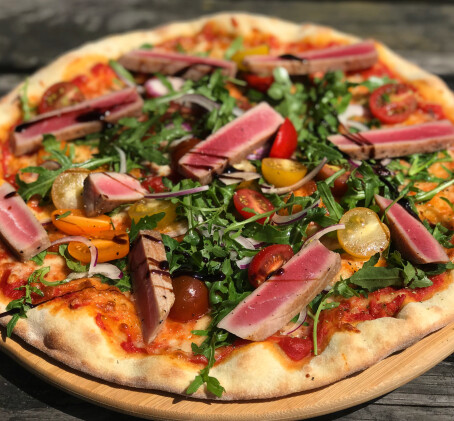 Itāļu plānās picas no “Black Buffalo pizzeria”