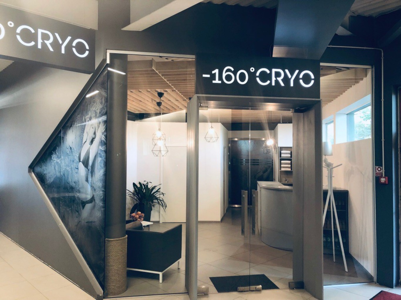 Процедура для лица “-160° Cryo”  с криомассажем “Cryofacial”