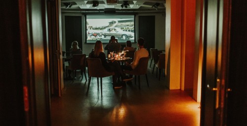 Приватный киносеанс в «Cafe Film Noir» для двоих