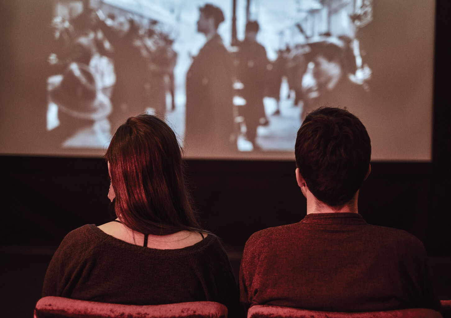 Кино-вечер для пары – приватный показ в Cafe Film Noir