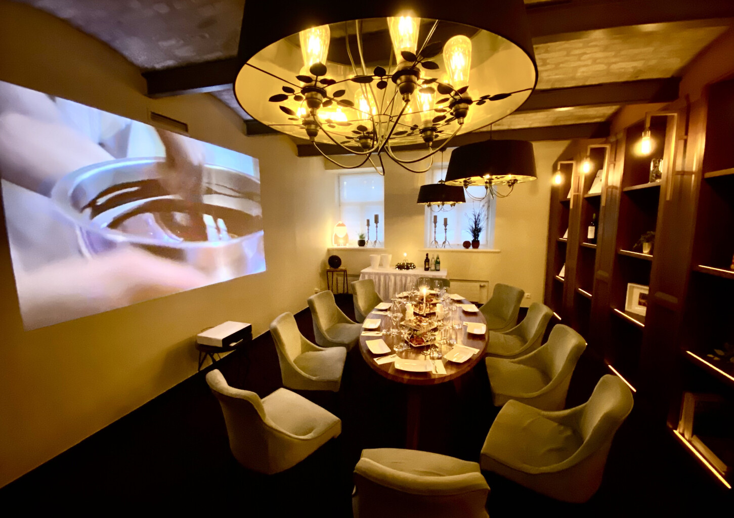 Privāts kino seanss "Cafe Film Noir" (8-10 pers.)