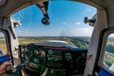 Lidojums ar lidmašīnu A-22 virs Rīgas (1 pers., 20 min)