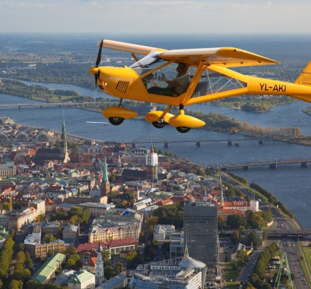 Lidojums ar lidmašīnu A-22 virs Rīgas – 20 min., 1 personai