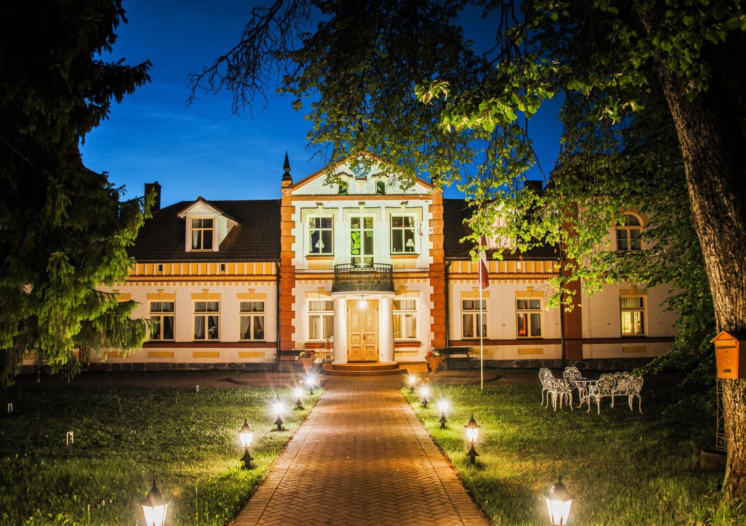 Elegantas brīvdienas diviem Mārcienas muižā