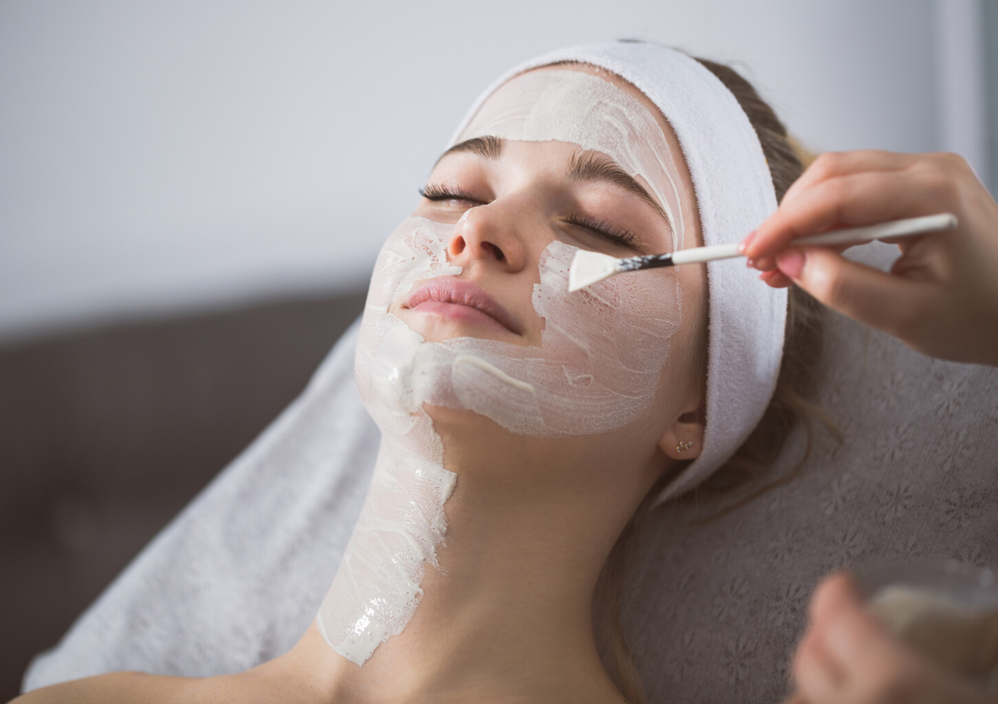 Liftinga masāža un ādas attīrīšana sejai no "Relax&SPA"
