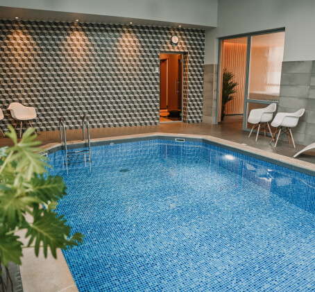 Atpūta viesnīcā ’’Sigulda’’ ar privātu rīta peldi diviem