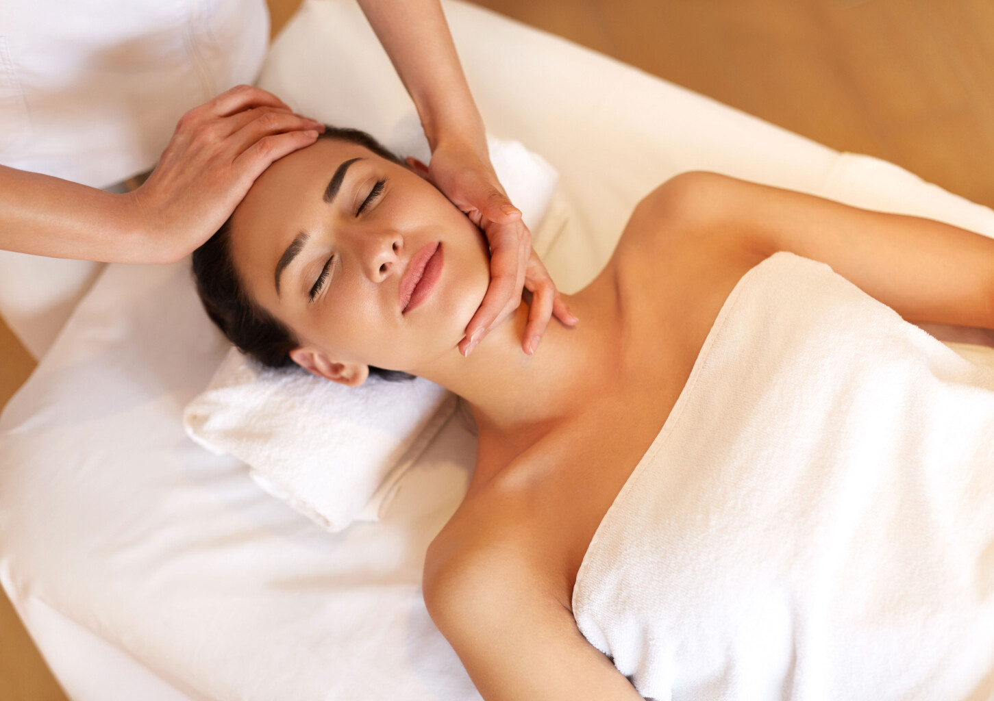 Klasiskā sejas masāža ar relaksējošu kosmētiku