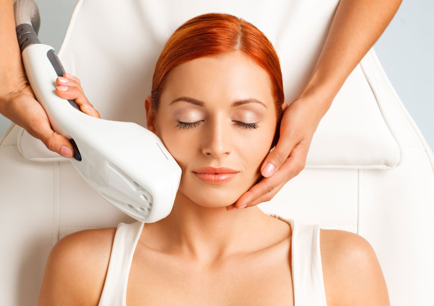 Bipolarā RF liftinga procedūra sejai + fotoatjaunošana