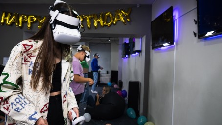 Virtuālās realitātes izklaide "VR Room" (1h)