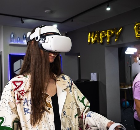 Virtuālās realitātes izklaide "VR Room" (2 pers., 1.5h)