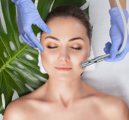 Sejas ādas attīrīšanas procedūra no ’’Floriena Luxury SPA’’