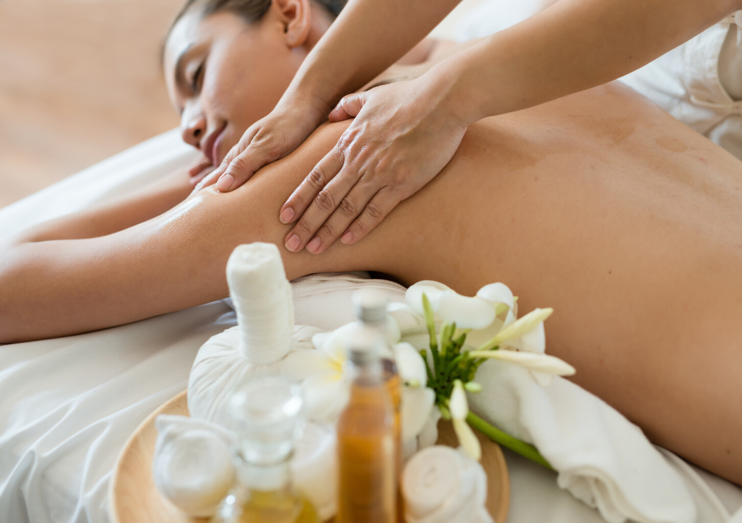 Pilna ķermeņa aroma masāža – Masāžu Fabrika, Rīga