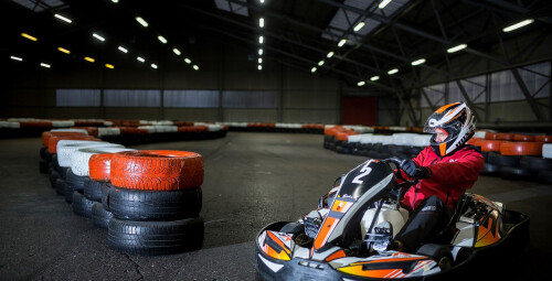 Brauciens ar lielo kartingu