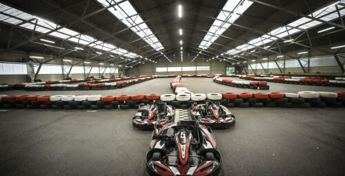Brauciens ar lielo kartingu
