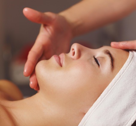 Fotoatjaunošanas procedūras sejai + piena pīlings 4 reizes