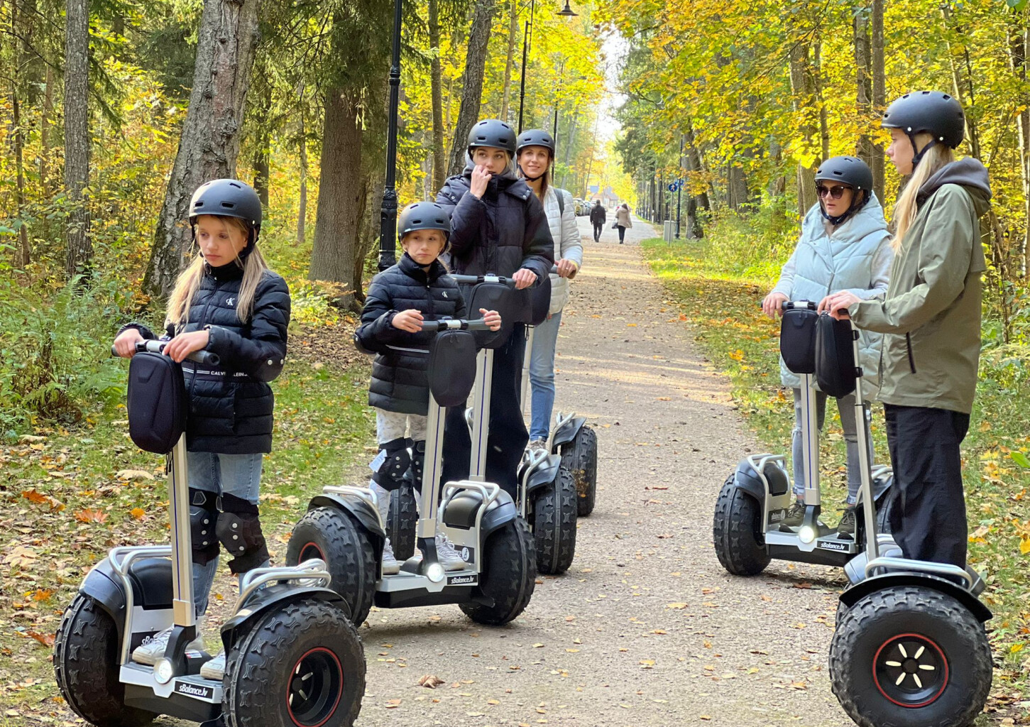 Jautrs izbrauciens ar līdzsvara dēļiem  (3 pers.)