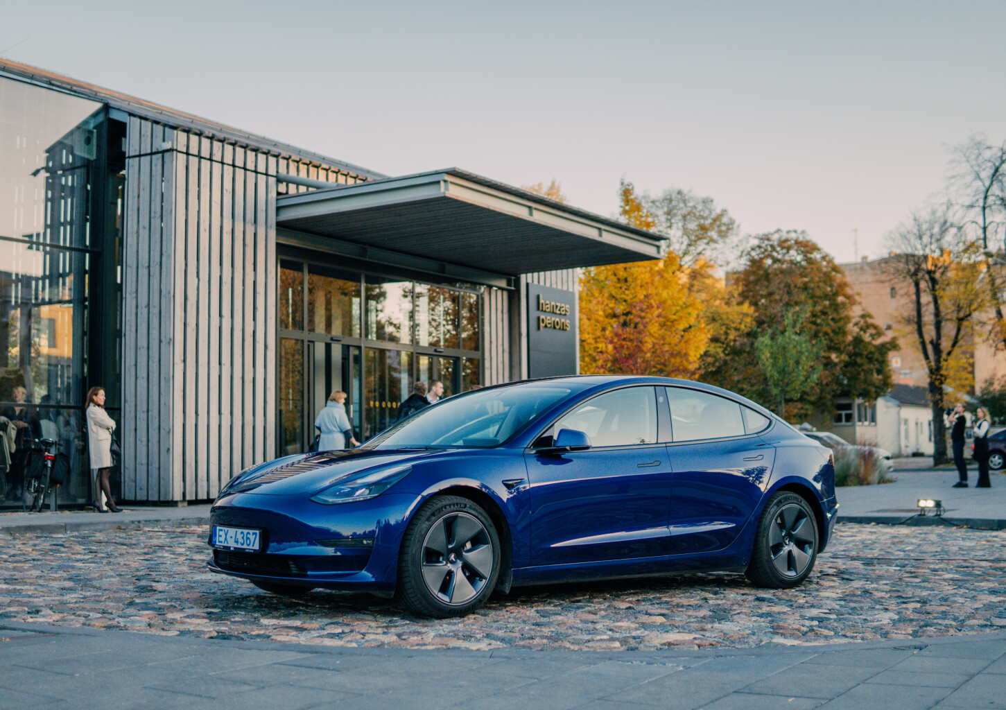 Vienas dienas (24h) brauciens ar Tesla Model 3 Performance