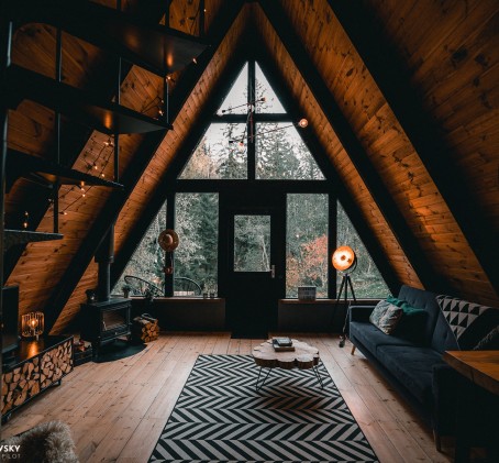 Atpūta A-frame mājā ar āra kublu darba dienā (2 pers.)